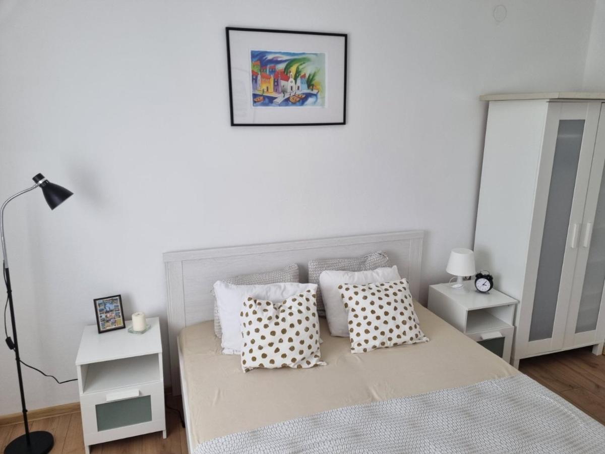 Apartmani Mali Selce Eksteriør bilde
