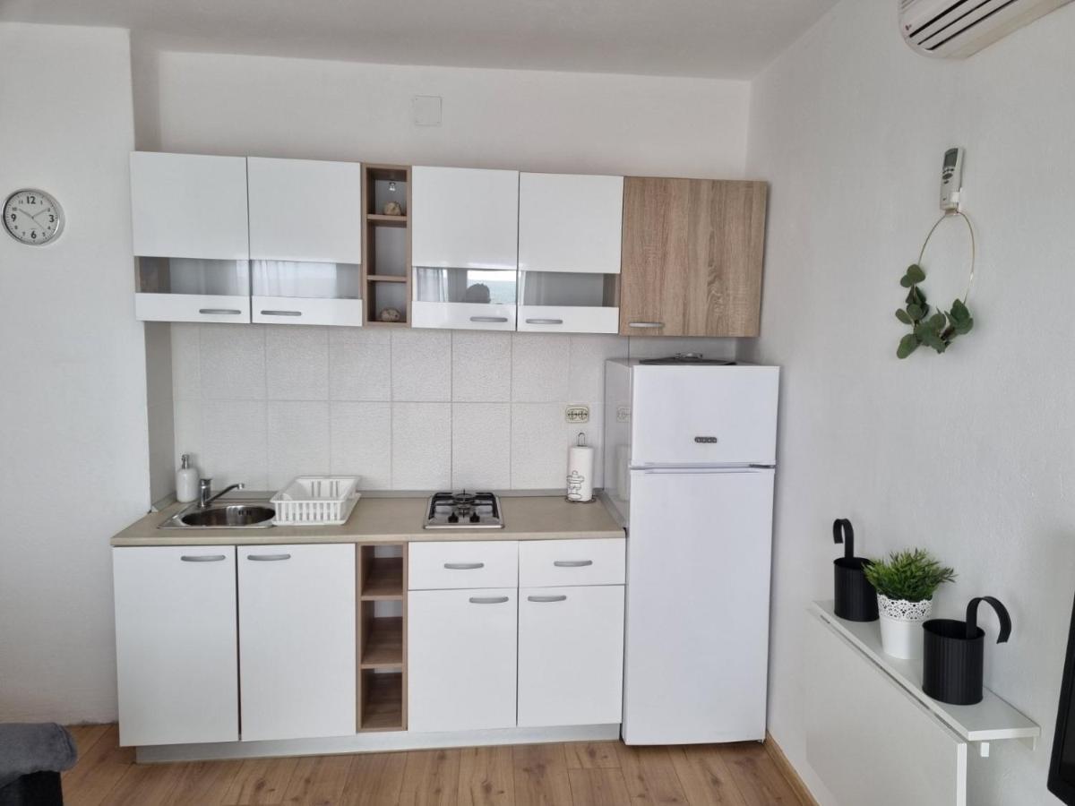 Apartmani Mali Selce Eksteriør bilde