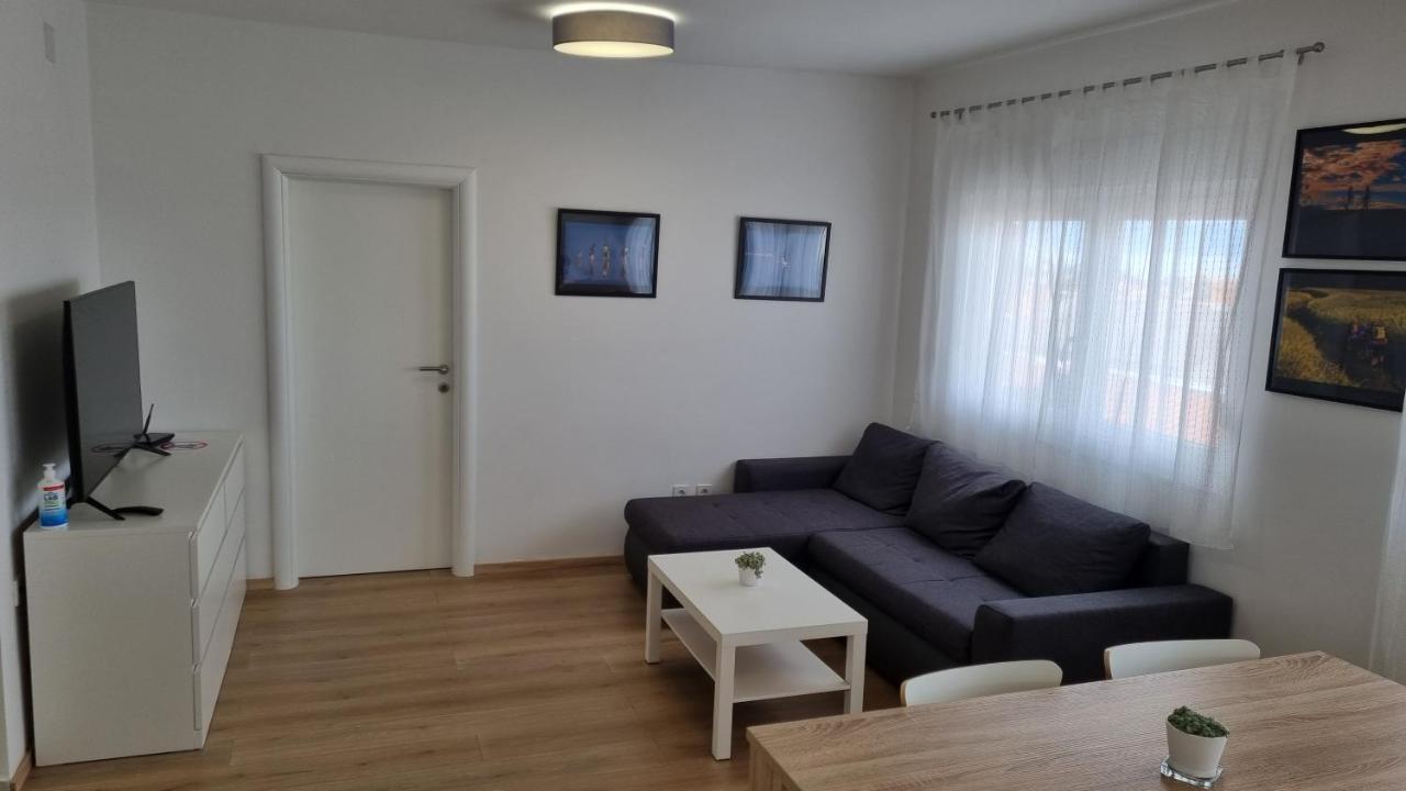 Apartmani Mali Selce Eksteriør bilde